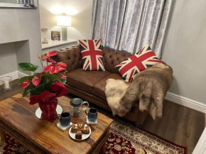 Luxury home in York - sleeps -5 , Free parking ,